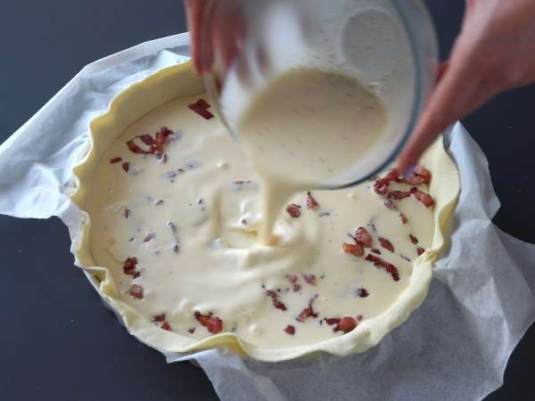 Egyszerű házi készítésű quiche lorraine recept - Előkészítés lépés 3
