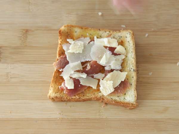 Bruschetta fügével, parmezánnal és pármai sonkával - Előkészítés lépés 2