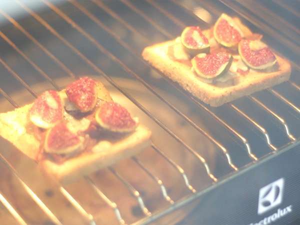 Bruschetta fügével, parmezánnal és pármai sonkával - Előkészítés lépés 4