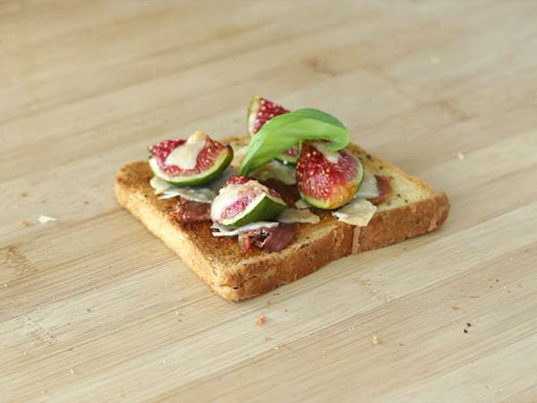 Bruschetta fügével, parmezánnal és pármai sonkával - Előkészítés lépés 5