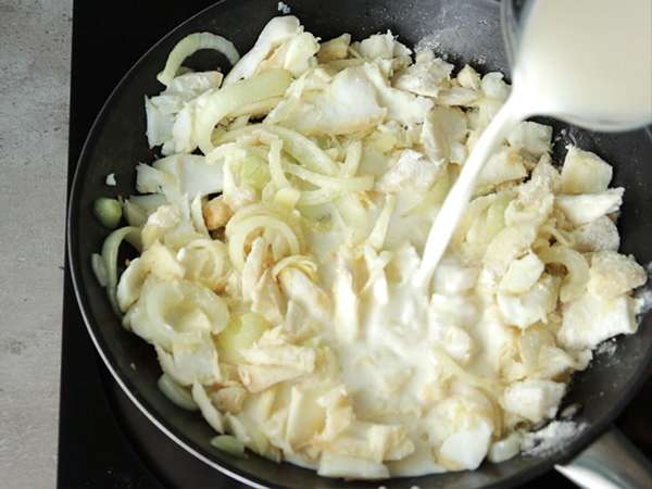 Tőkehal tejszínnel, hagyományos portugál recept - Előkészítés lépés 4
