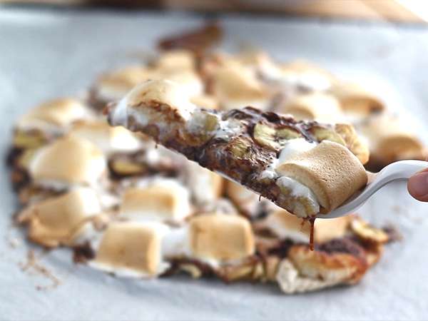 Édes banán és csokoládé pizza - Előkészítés lépés 5
