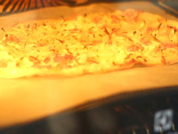 Flammekueche, elzászi flambírozott torta - Előkészítés lépés 5