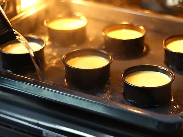 Flan sűrített tejjel - Előkészítés lépés 3