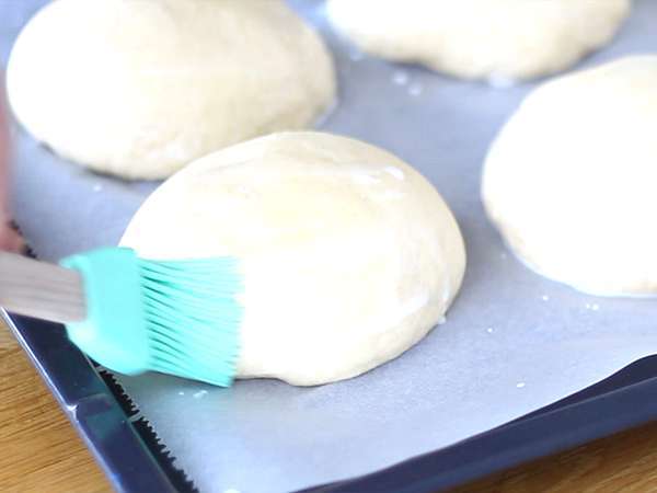 Házi készítésű hamburger zsemle - Előkészítés lépés 6