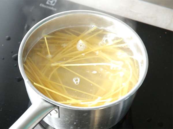 Spagetti carbonara avokádóval - Előkészítés lépés 1