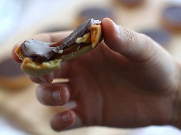 Karamell és csokoládé tortácskák - Előkészítés lépés 9