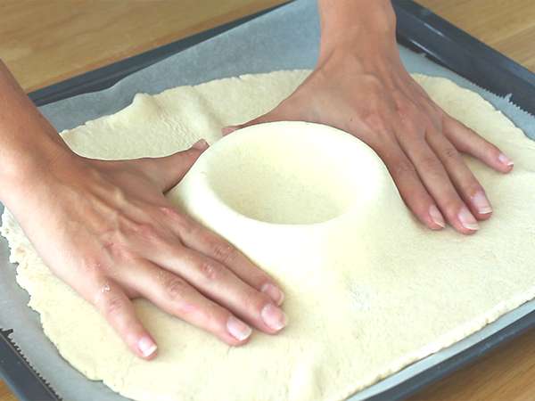 Pizza Kit Kat és joghurtos csokoládés Danette pizzával - Előkészítés lépés 2