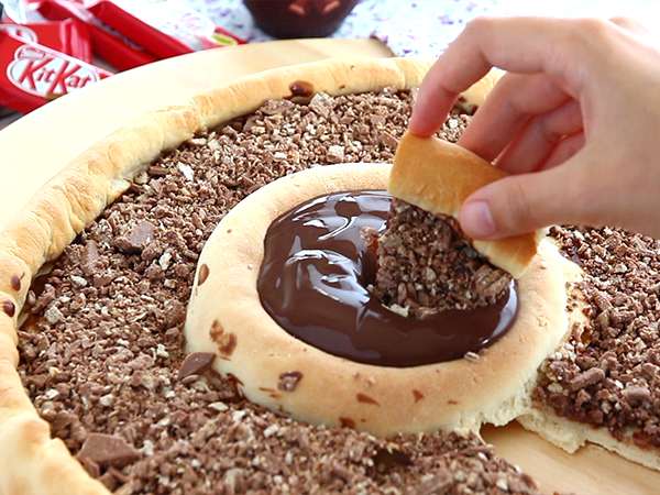 Pizza Kit Kat és joghurtos csokoládés Danette pizzával - Előkészítés lépés 6