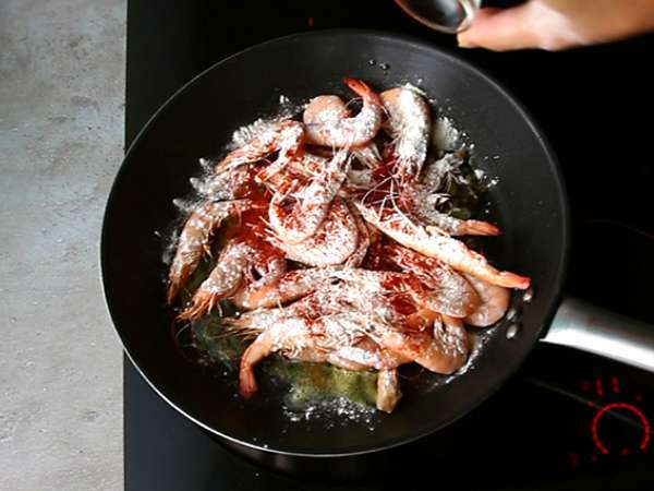Garnélarák flambírozott whiskyben, a recept részletesen - Előkészítés lépés 1