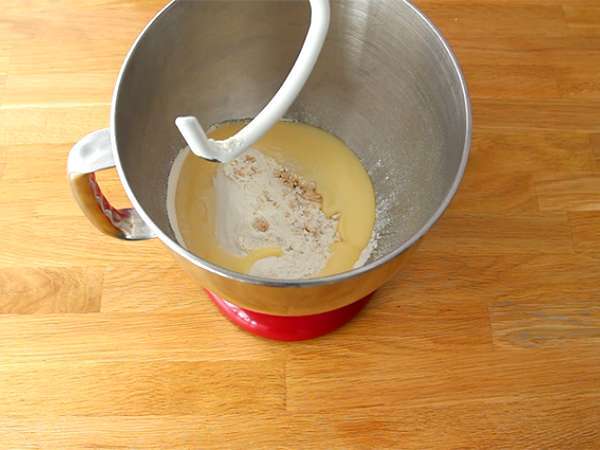 Croissant sűrített tejjel - Előkészítés lépés 1