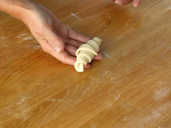 Croissant sűrített tejjel - Előkészítés lépés 5
