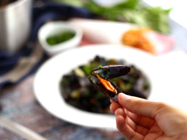 Moules marinières, egy egyszerű és finom recept - Előkészítés lépés 5
