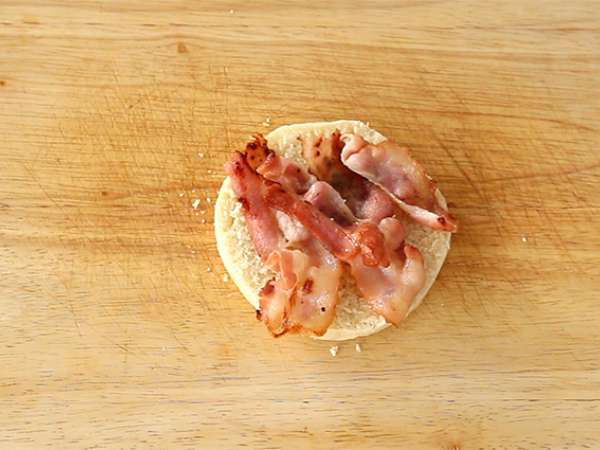 Tojás és bacon angol muffin - Előkészítés lépés 1