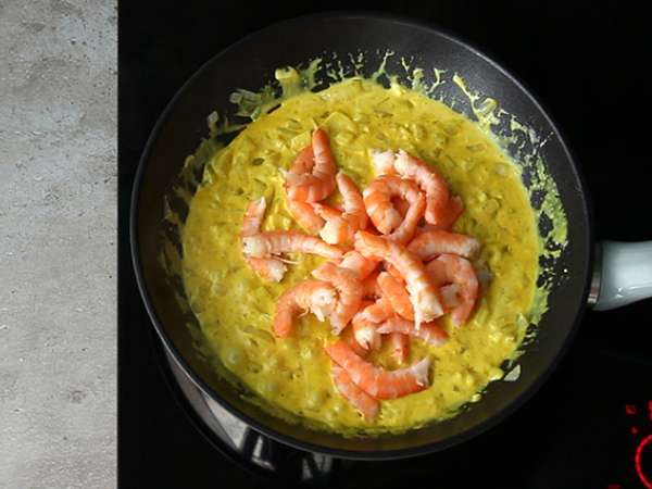 Express garnélarák curry kókusztejjel - Előkészítés lépés 3