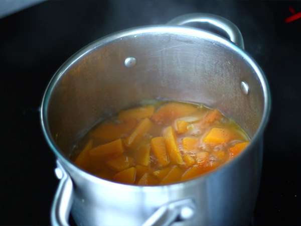 Tejszínes butternut tök leves - Előkészítés lépés 4