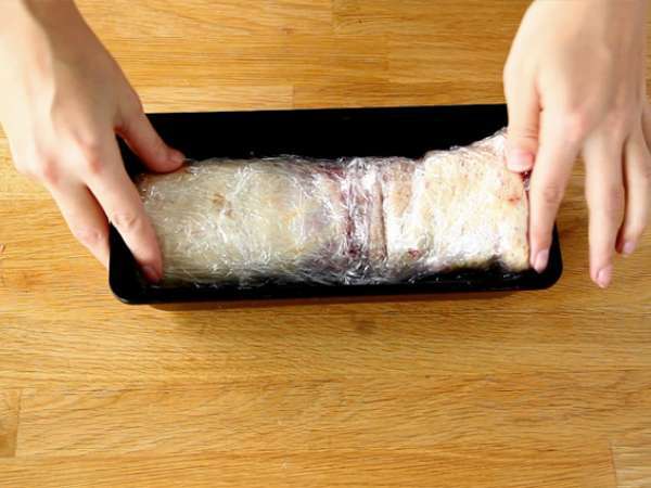 Fehér csokoládé málna crêpe log - Előkészítés lépés 6
