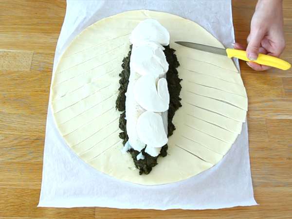 Hal leveles tésztakéregben, spenóttal és mozzarella sajttal - Előkészítés lépés 2