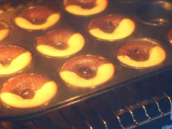 Csokoládé/vanília kettős ízesítésű torta csokoládéval a közepén - Előkészítés lépés 7
