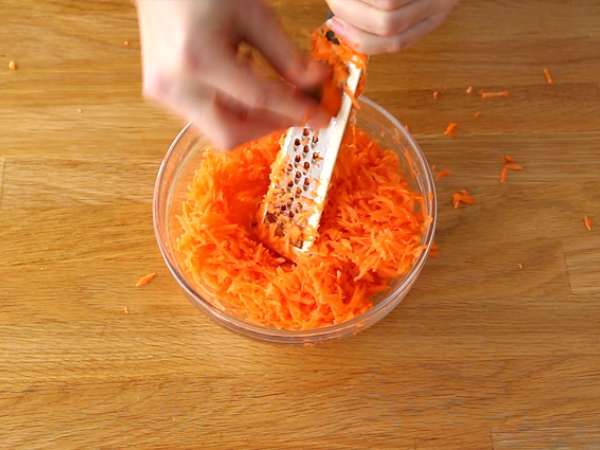Amerikai stílusú coleslaw (káposzta- és répasaláta) - Előkészítés lépés 2