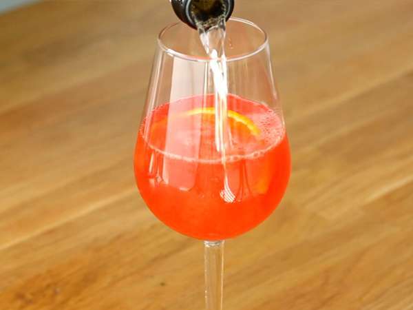 Spritz, a híres olasz koktél Aperollal - Előkészítés lépés 2