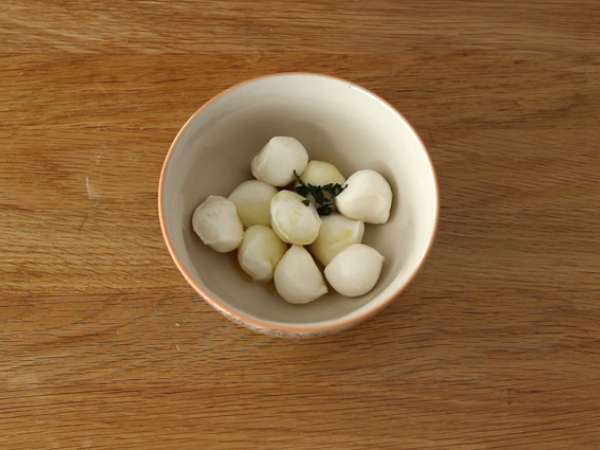 Mozzarella, pácolt sonka és aszalt paradicsomos aperitif kebabok - Előkészítés lépés 1