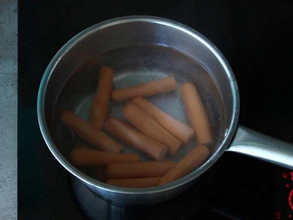 Véres Halloween hot dogok - Előkészítés lépés 2