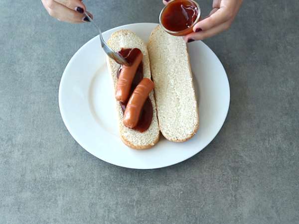 Véres Halloween hot dogok - Előkészítés lépés 4