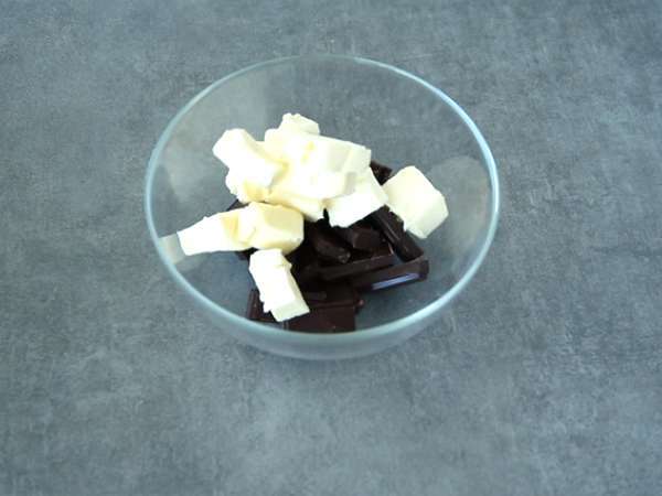 Csokoládé és sós vajas karamell fondant - Előkészítés lépés 2
