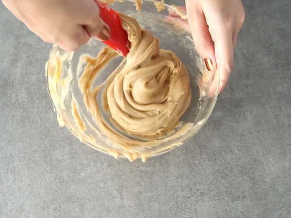 Alma, dió és fahéjas torta - Előkészítés lépés 3