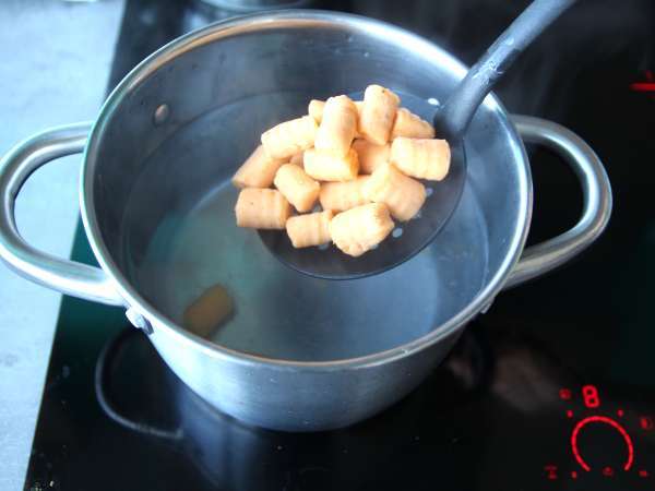 Édesburgonya gnocchi (könnyű gnocchi) - Előkészítés lépés 5
