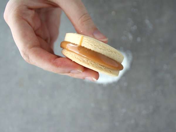 Alfajores - argentin kenyér tejlekvárral és kókuszdióval - Előkészítés lépés 6
