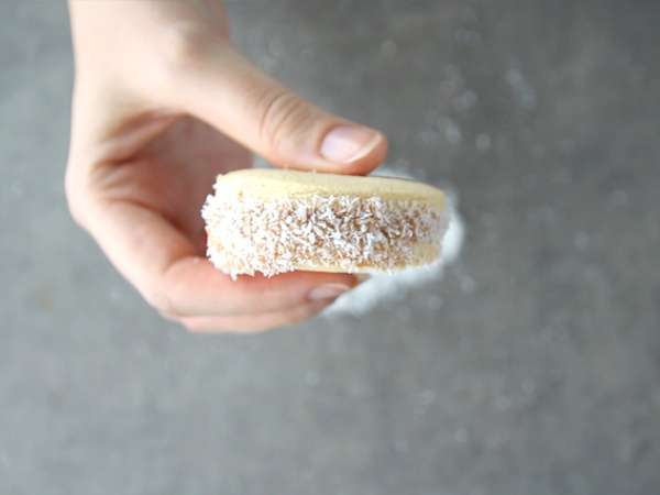 Alfajores - argentin kenyér tejlekvárral és kókuszdióval - Előkészítés lépés 7