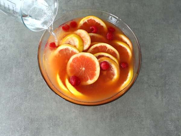 Rózsaszín sangria rozé borral - Előkészítés lépés 3