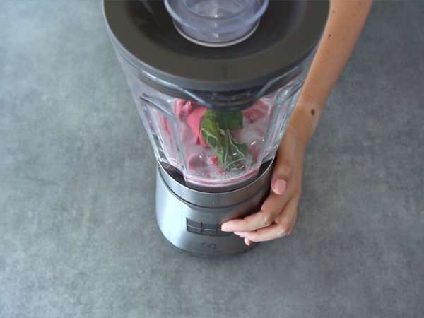 Vegán málna és menta turmix - Előkészítés lépés 2