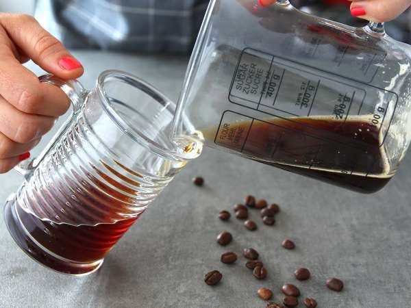 Irish Coffee (kávé whiskyvel és tejszínhabbal) - Előkészítés lépés 2