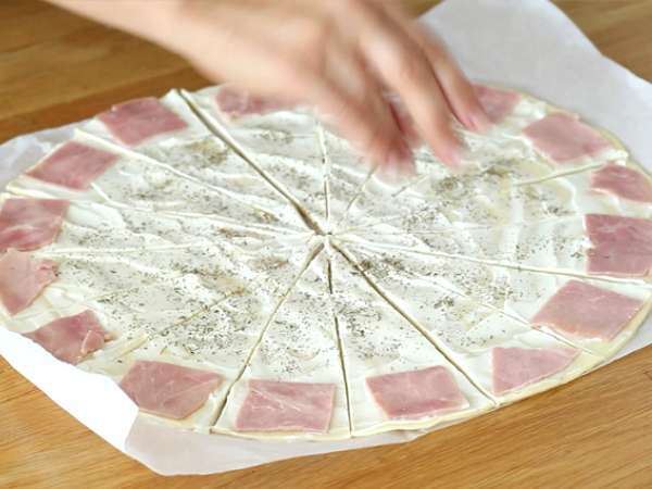 Leveles tésztás croissant sonkával és fromage frais-val - Előkészítés lépés 2