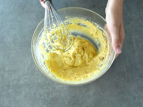 Tonhalas, paradicsomos és fetás muffinok - Előkészítés lépés 2