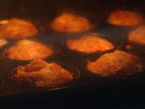 Tonhalas, paradicsomos és fetás muffinok - Előkészítés lépés 4
