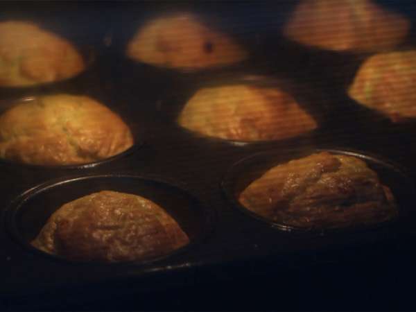 Cukkini és kecskesajtos muffinok - Előkészítés lépés 3