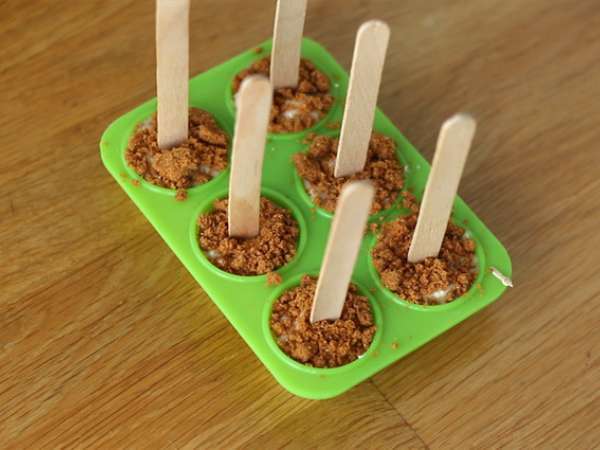 Forró csokoládé nyalókák: fehér csokoládé + speculoos - Előkészítés lépés 3