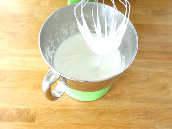 Egyszerű egzotikus gyümölcsös pavlova - Előkészítés lépés 1