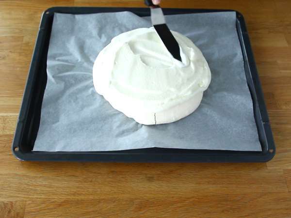 Egyszerű egzotikus gyümölcsös pavlova - Előkészítés lépés 4