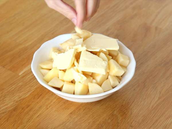 Alma és karamell puding croissant-val - Előkészítés lépés 2