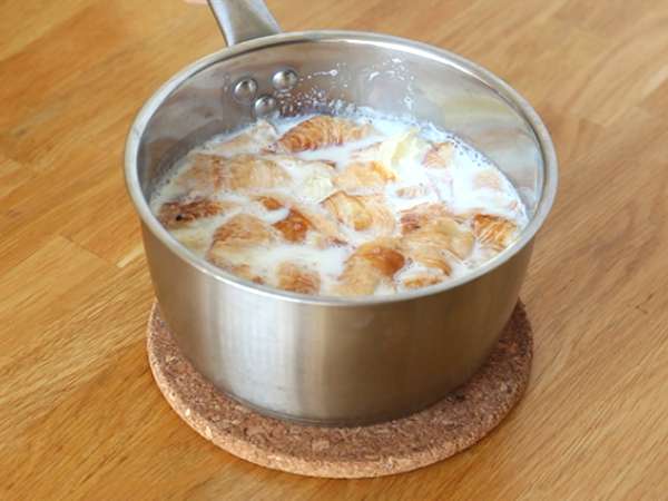 Alma és karamell puding croissant-val - Előkészítés lépés 4