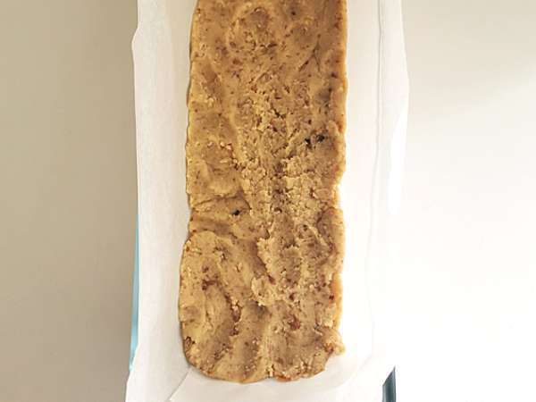 Vegán és gluténmentes házi készítésű Snickers szeletek - Előkészítés lépés 4