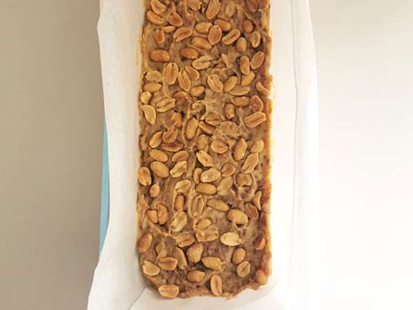 Vegán és gluténmentes házi készítésű Snickers szeletek - Előkészítés lépés 6
