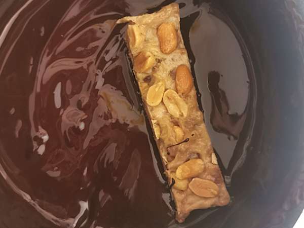 Vegán és gluténmentes házi készítésű Snickers szeletek - Előkészítés lépés 8