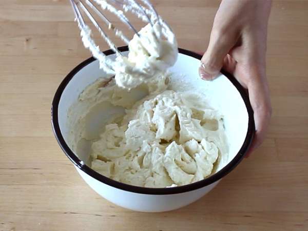 Sárgarépa piskóta sajttorta töltelékkel - Előkészítés lépés 1