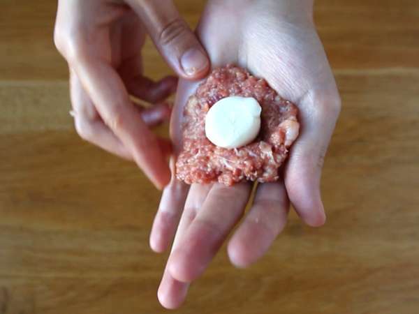 Borjúhúsgombóc mozzarellával töltve - Előkészítés lépés 3